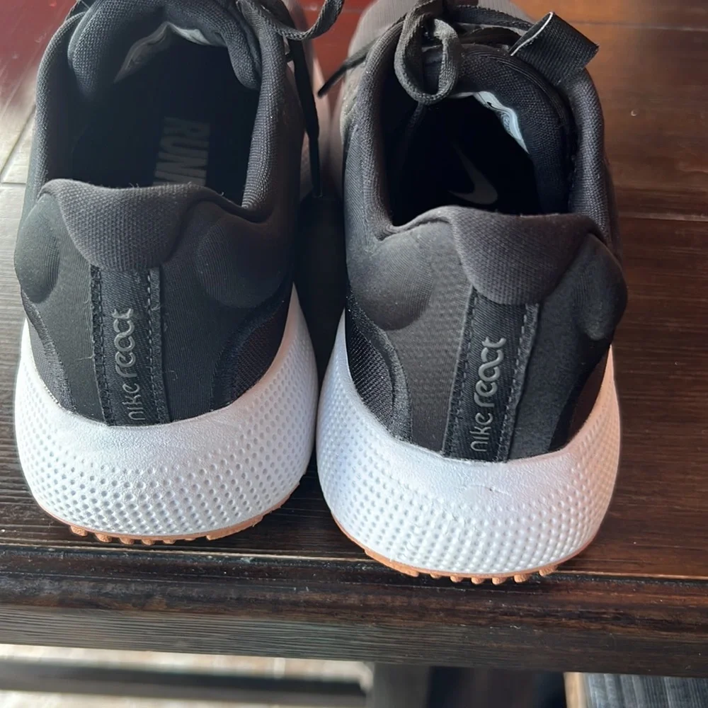 Nike RUNNING React 🏃‍♀️ - Picture 7 of 10